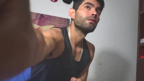 Snapshot of hideonbush051 chatting on 03.03.26 hideonbush online show from 03.03.26