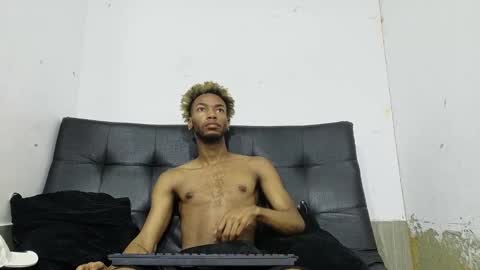 Snapshot of higger_dick chatting on 12.14.25 higger_dick online show from 12.14.25