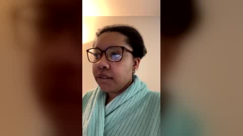 Snapshot of highkeyheidee chatting on 04.25.26 Juana B. Bread online show from 04.25.26