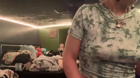 Snapshot of highnesscanna chatting on 11.01.25 HiGHNESS CANNA online show from 11.01.25