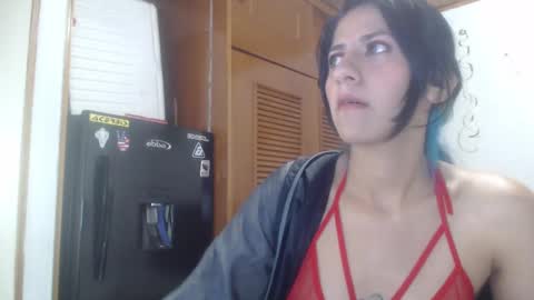 hilaril18 online show from 12.22.24