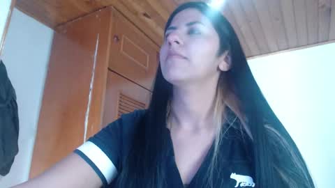 hilaril18 online show from 09.08.25