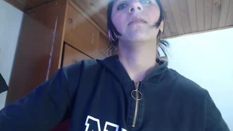 hilaril18 online show from 09.11.25