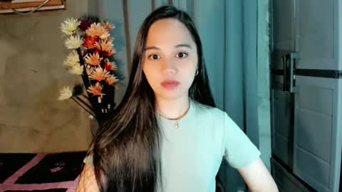 hilarymolly online show from 02.04.26