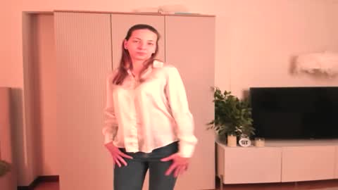 Tris  online show from 11.21.25