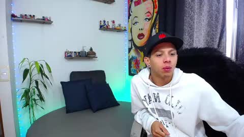 Snapshot of hill_and_jack chatting on 01.21.25 Hill and Jack online show from 01.21.25