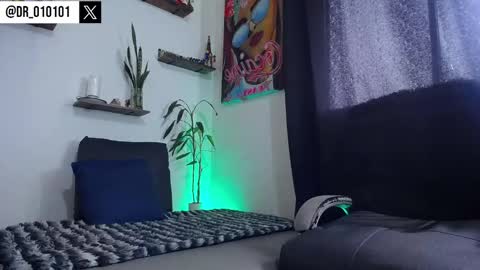 Snapshot of hill_and_jack chatting on 10.25.25 Hill and Jack online show from 10.25.25