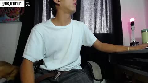 Snapshot of hill_and_jack chatting on 11.04.25 Hill and Jack online show from 11.04.25