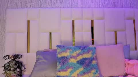 Snapshot of hillary_uckerman_ chatting on 06.07.26 Hillary online show from 06.07.26