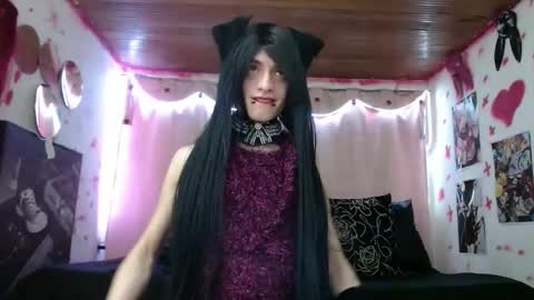 Snapshot of hinasha chatting on 04.23.26 Angel online show from 04.23.26