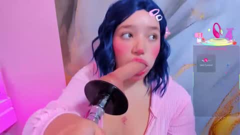 Snapshot of hinata_dolly chatting on 10.28.25 hinata_dolly online show from 10.28.25