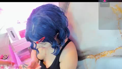 Snapshot of hinata_dolly chatting on 11.19.25 hinata_dolly online show from 11.19.25