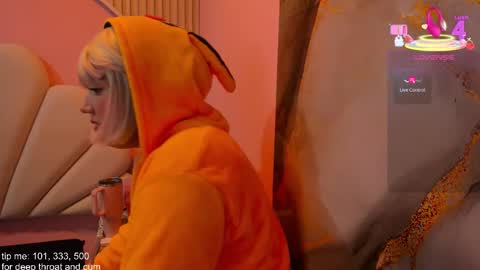 Snapshot of hinata_dolly chatting on 11.25.25 hinata_dolly online show from 11.25.25