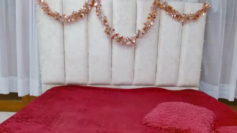 Snapshot of hinataleecs chatting on 12.24.24 hinata lee online show from 12.24.24