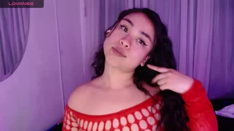 Snapshot of hinataleecs chatting on 11.19.25 hinata lee online show from 11.19.25