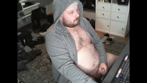 Snapshot of hipguy91 chatting on 12.29.24 hipguy91 online show from 12.29.24