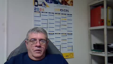 Snapshot of hippopotame17 chatting on 12.25.24 hippo online show from 12.25.24