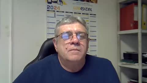 Snapshot of hippopotame17 chatting on 01.01.25 hippo online show from 01.01.25