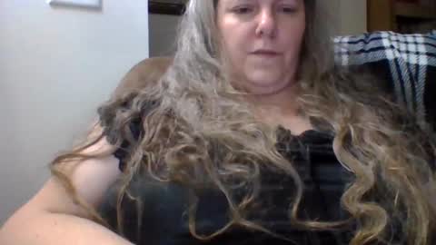 hippysnewhere online show from 05.28.26