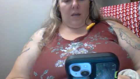 hippysnewhere online show from 06.07.26