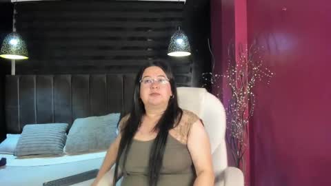 Hirenne  online show from 10.18.25