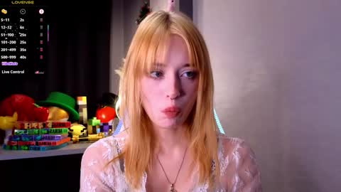 Snapshot of hisoka__akerley chatting on 09.21.25 Ella online show from 09.21.25