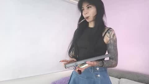 Snapshot of hiyakasudere_ chatting on 10.30.25 hiyakasudere_ online show from 10.30.25