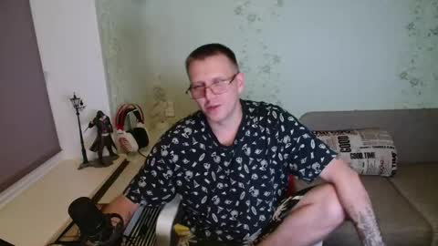 Snapshot of hlestus chatting on 10.28.25 Wet Jack online show from 10.28.25