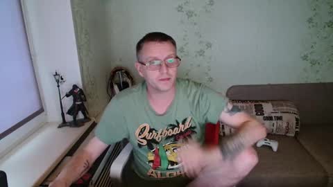 Snapshot of hlestus chatting on 11.04.25 Wet Jack online show from 11.04.25