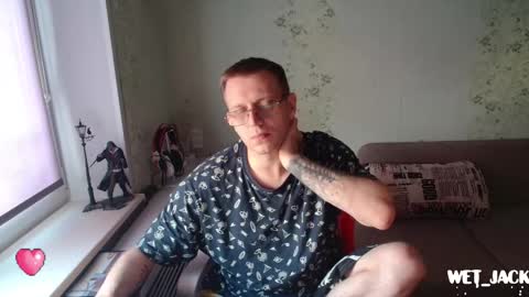 Snapshot of hlestus chatting on 11.08.25 Wet Jack online show from 11.08.25