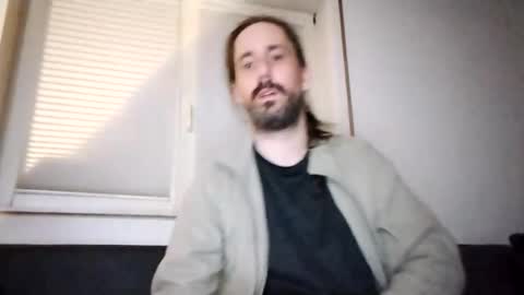 Snapshot of hmuench85 chatting on 01.12.25 H online show from 01.12.25