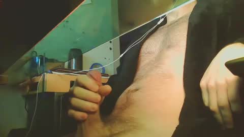 Hairy Hockey Player 92 online show from 01.31.25