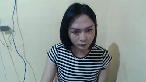 Snapshot of hoelykim chatting on 04.06.26 Kim3 online show from 04.06.26