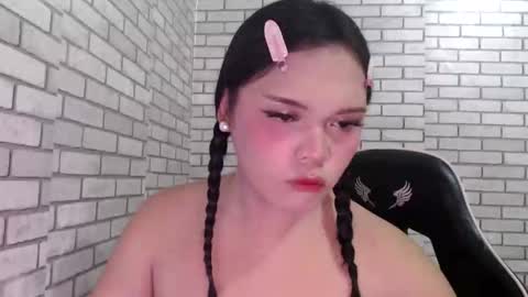 Snapshot of hoelymelissaa chatting on 04.15.26 Melissa3 online show from 04.15.26