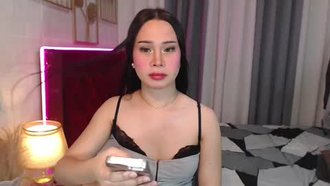 hoelymolly online show from 02.18.26