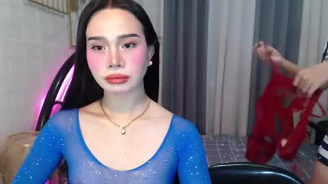 Snapshot of hoelymolly chatting on 06.12.26 hoelymolly online show from 06.12.26