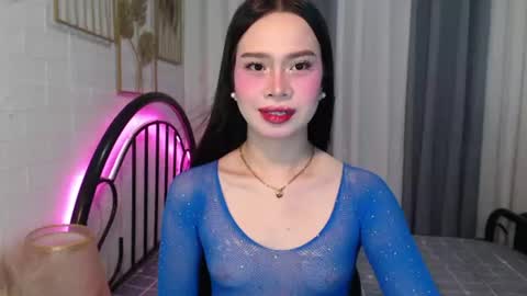 Snapshot of hoelymolly chatting on 06.29.26 hoelymolly online show from 06.29.26