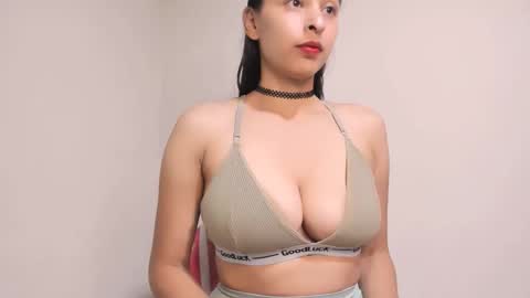holly... online show from 05.15.26