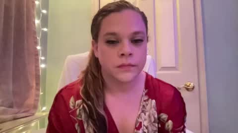 Snapshot of holly23hopefull chatting on 12.14.24 Hollys Drive threw Side Of CB. online show from 12.14.24