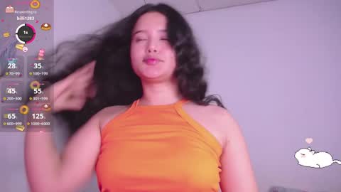 Snapshot of holly_16 chatting on 01.25.25 holly_16 online show from 01.25.25