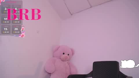 Snapshot of holly_16 chatting on 02.14.25 holly_16 online show from 02.14.25