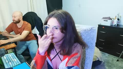 Holly and Honey online show from 12.23.24