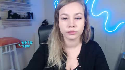 Holly online show from 12.30.24