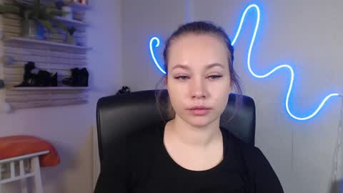 Holly online show from 12.31.24