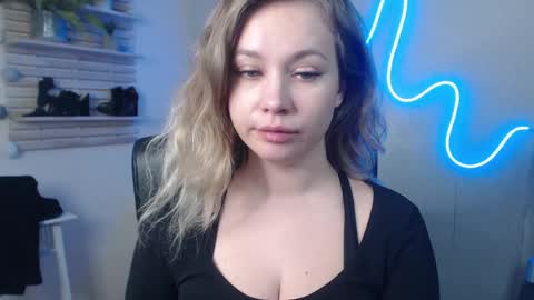 Holly online show from 01.07.25