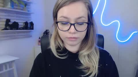 Holly online show from 01.22.25