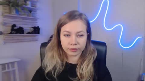 Holly online show from 03.10.25