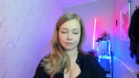 Holly online show from 11.13.25