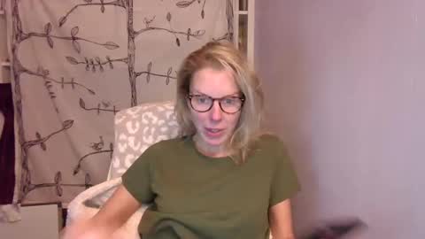 holly_bourbon online show from 10.16.25