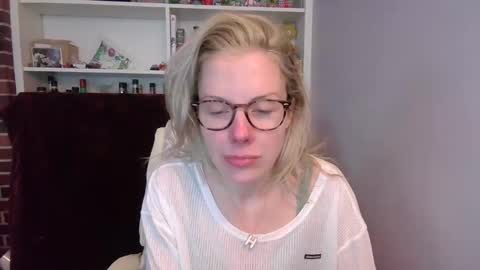 holly_bourbon online show from 02.27.26